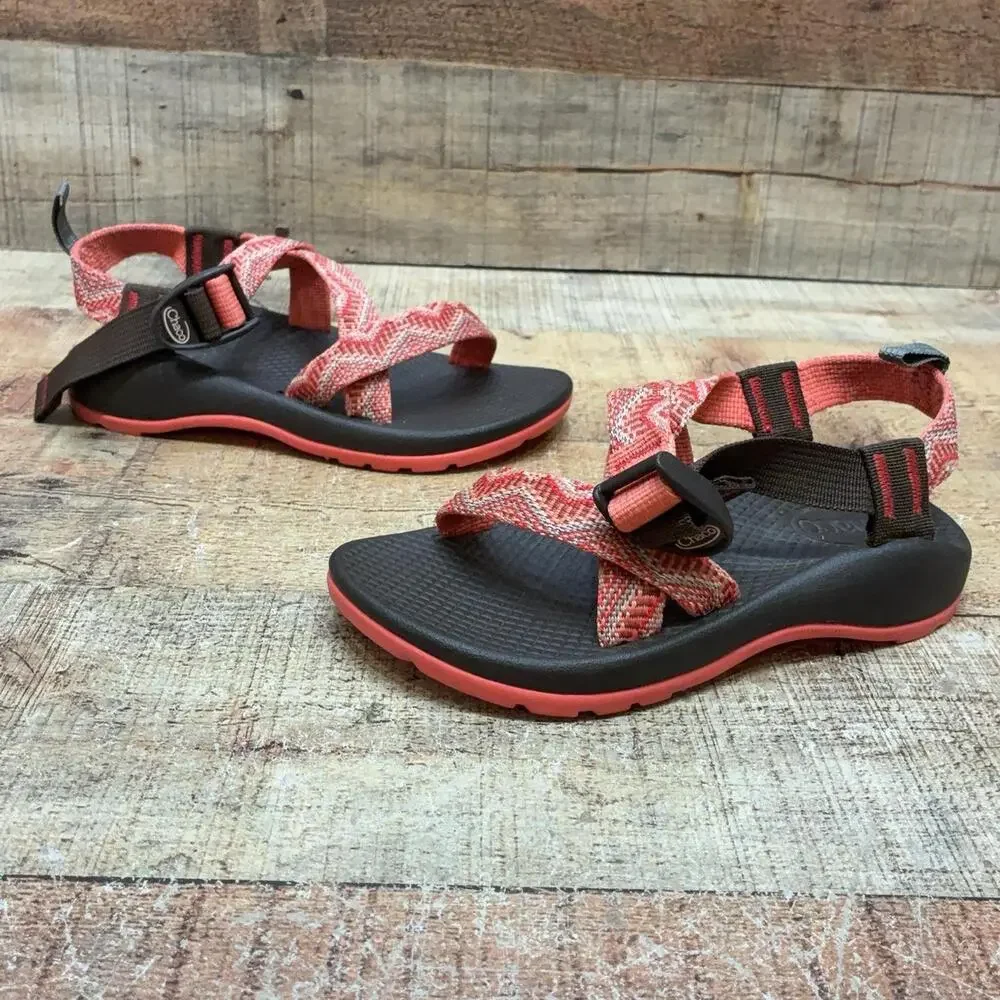 Chaco Sandals Kids Size 1 32 Red Chevron Strappy Adjustable Hiking Shoes